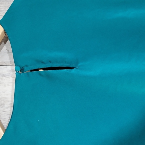 J Crew Womens Small Blouse Teal Pleated Neckline Keyhole Back Long Sleeve Flowy - Picture 6 of 8